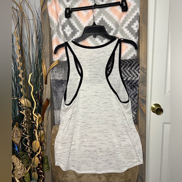 NWOT Womens razor back gym tank - Picture 2 of 5